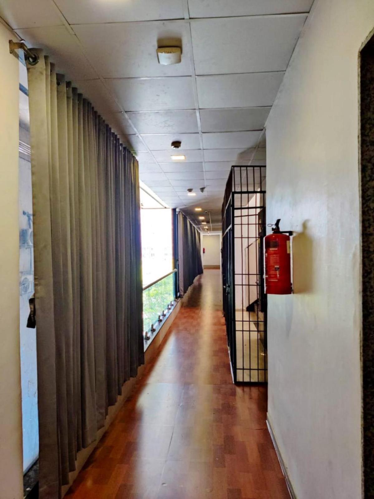 Hotel Gokul Solitaire, Surat Bhatha Exterior foto